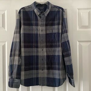 Men’s American Eagle Button Down